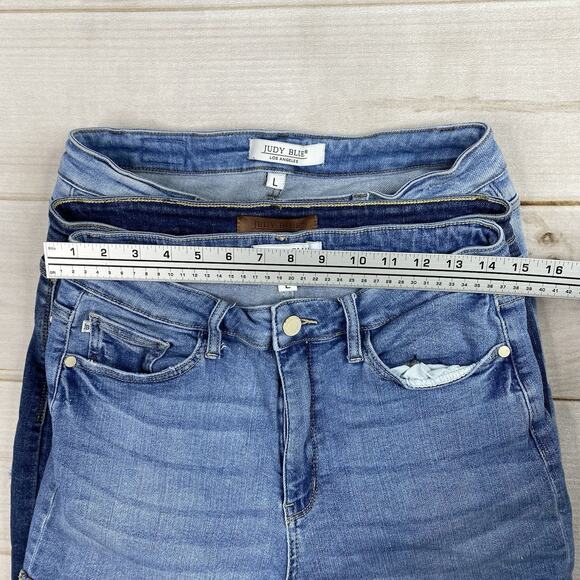 Lot Of 3 Judy Blue Denim Shorts Sz L Distressed Stretch Denim Cuffed Fringe - Picture 10 of 16